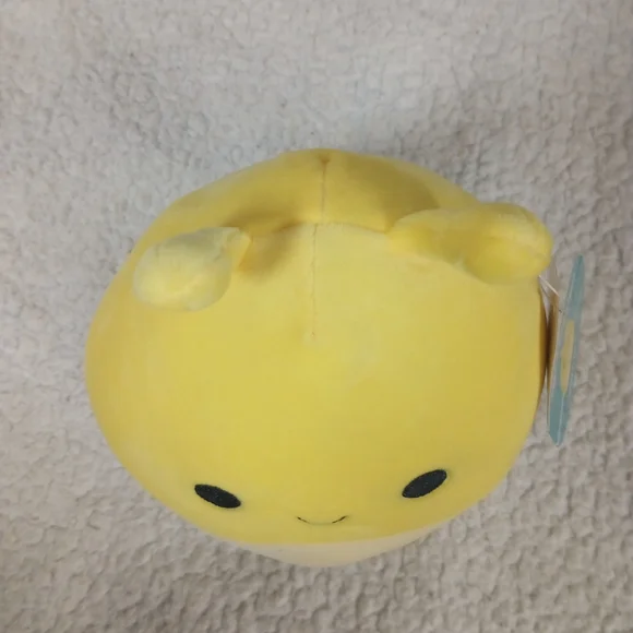 Squishmallows Zarina The Yellow Banana Slug Plush NWT - Picture 4 of 7
